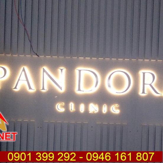 Bảng hiệu quảng cáo tiệm Trang Sức Pandora Clinic