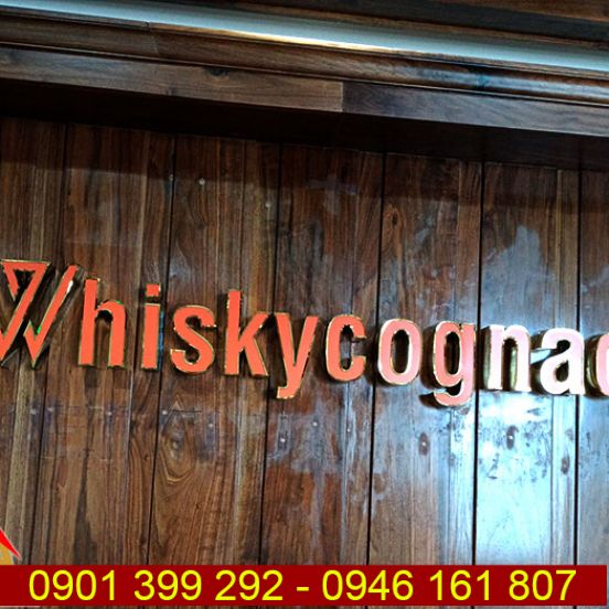 Chữ inox lồng mặt mica Whisky Cognac