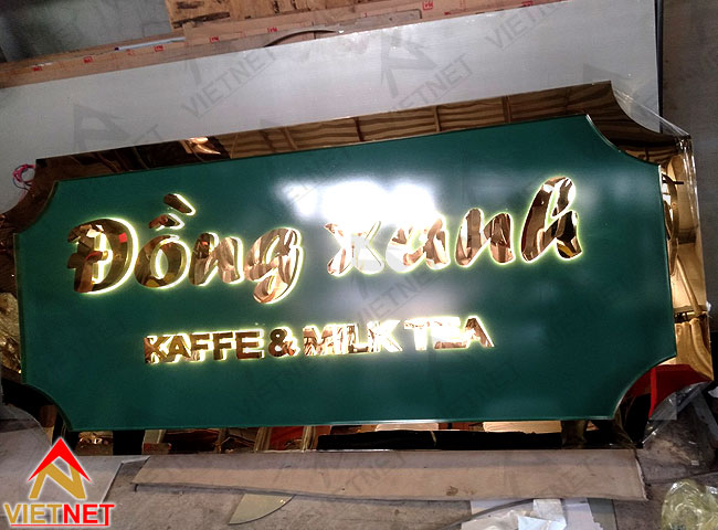 bang-hieu-quang-cao-tiem-cafe-dong-xanh