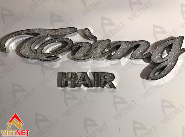 chu-mat-noi-acrylic-tiem-toc-tung-hair-1